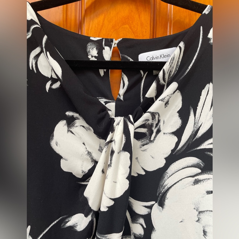 Calvin Klein CK Women’s Printed Knot Twist V-Neck Sleeveless Camisole Blouse L - Picture 8 of 15